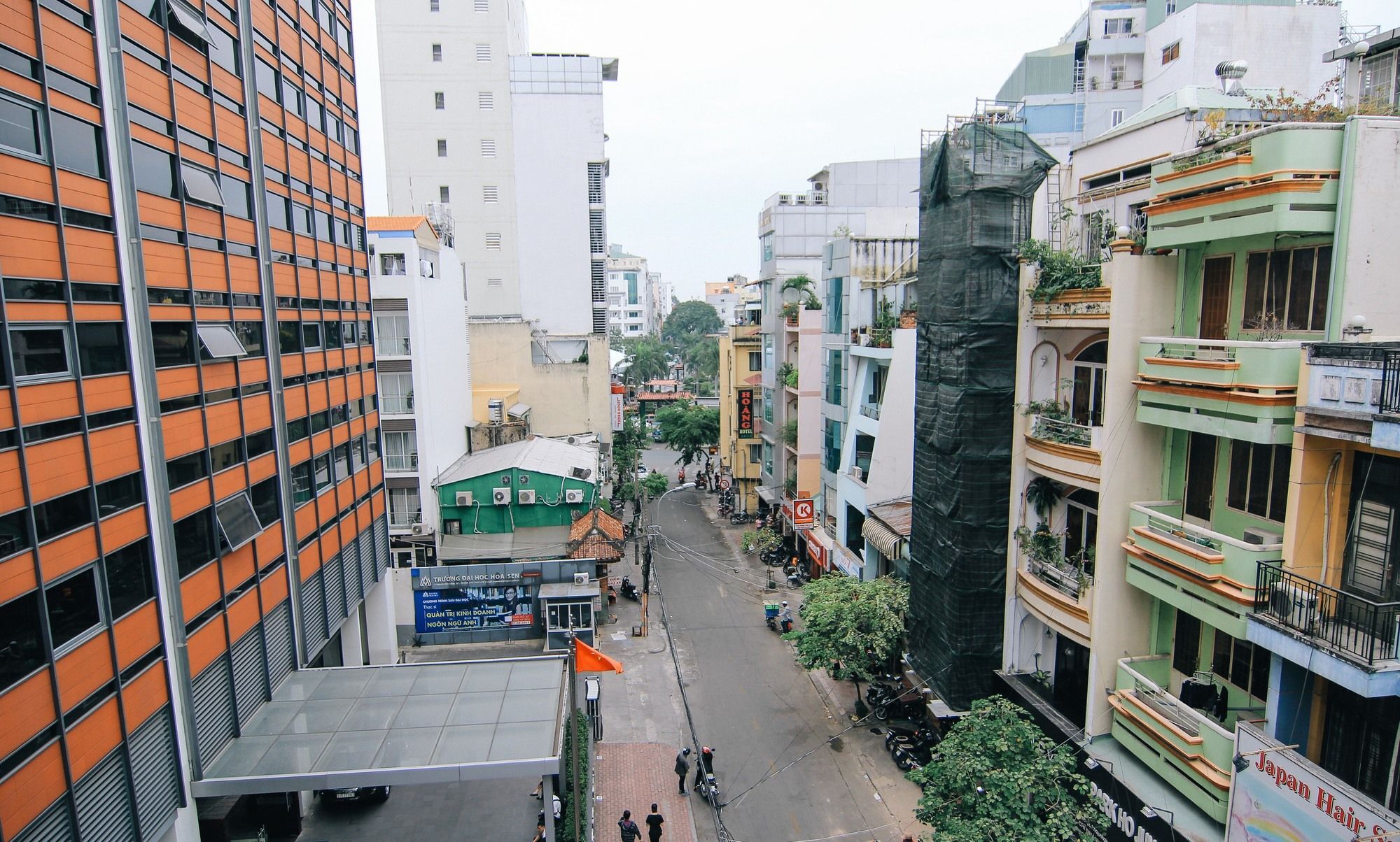 Wanderlust Saigon Hostel & Rooftop Bar โฮจิมินห์ซิตี้ ภายนอก รูปภาพ