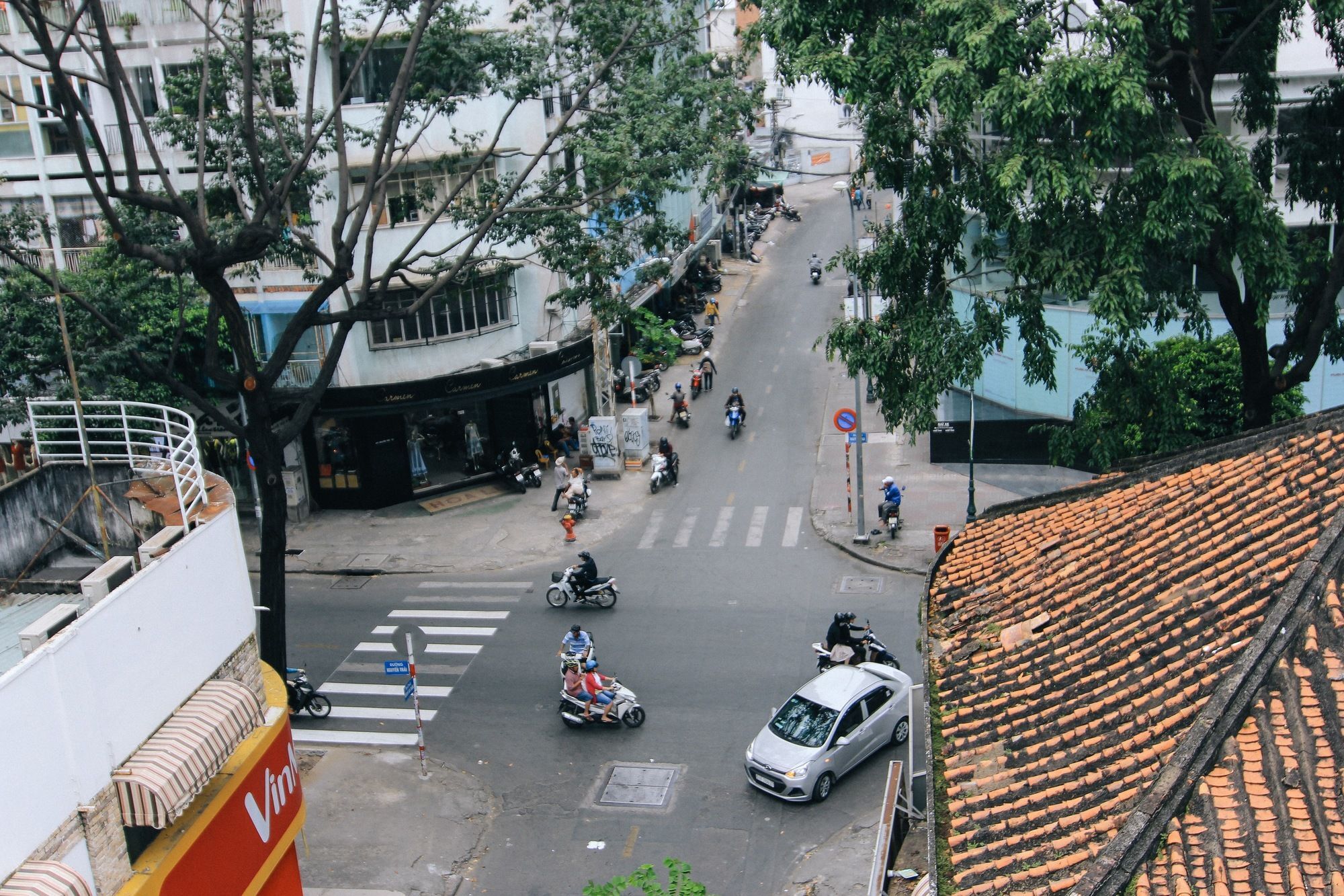 Wanderlust Saigon Hostel & Rooftop Bar โฮจิมินห์ซิตี้ ภายนอก รูปภาพ